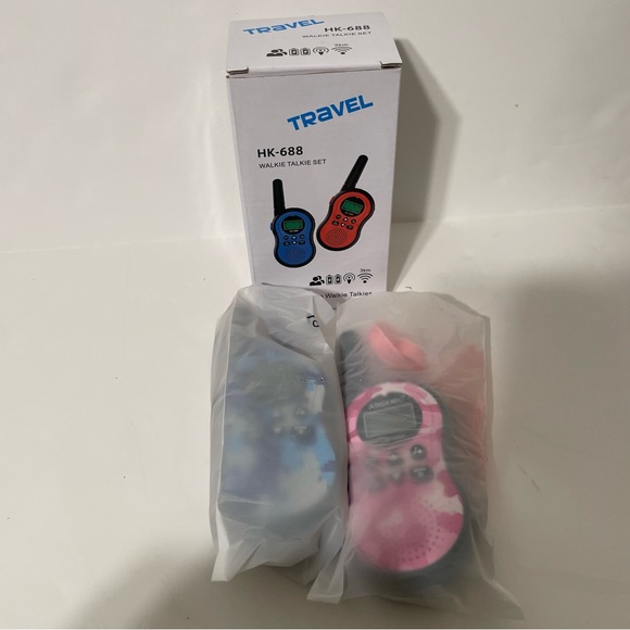 Travel HK-588 Walkie Talkie Set
Contains 2 Walkie Talkies - Picture 5 of 13